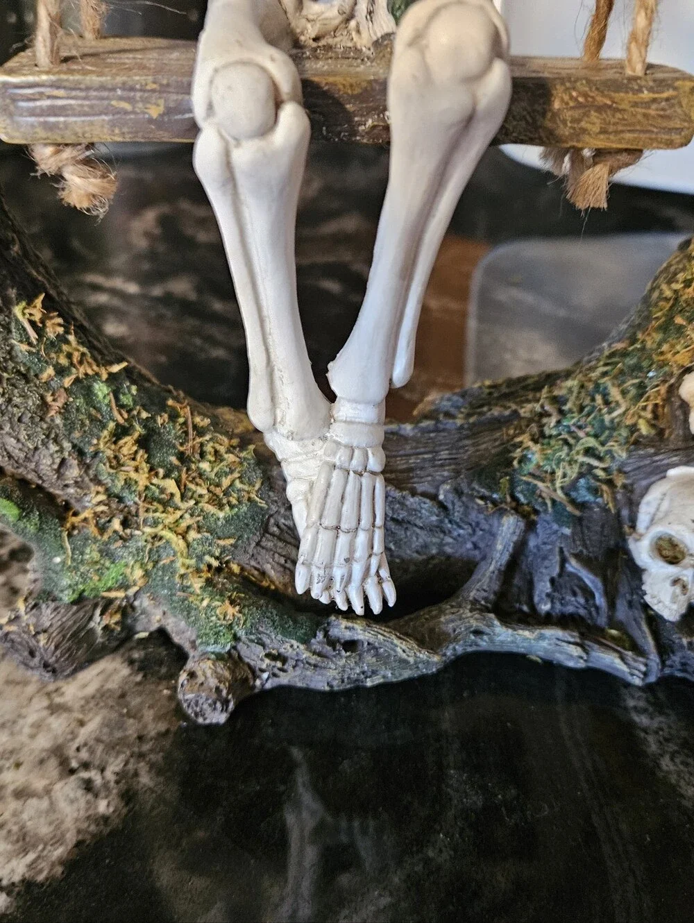 New With Tags Halloween Skeleton On Swing With Red Roses